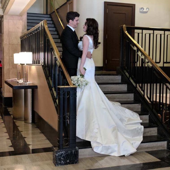 Wedding Gown- Jason Alexander Signature style 9804 - Picture 3 of 8